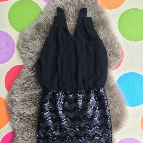 Guess Dress - Picture 1 of 4